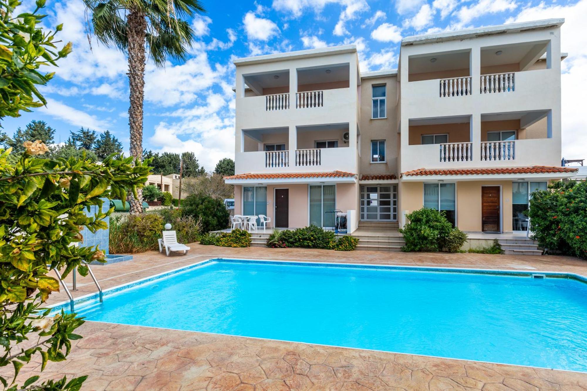 Beautiful 2 Bed Apartment In Paphos Cyprus Exterior photo