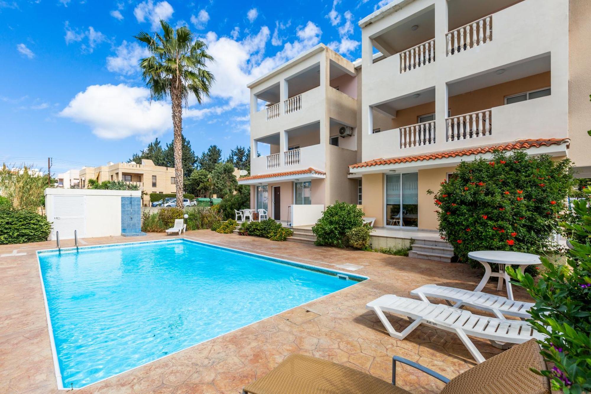 Beautiful 2 Bed Apartment In Paphos Cyprus Exterior photo