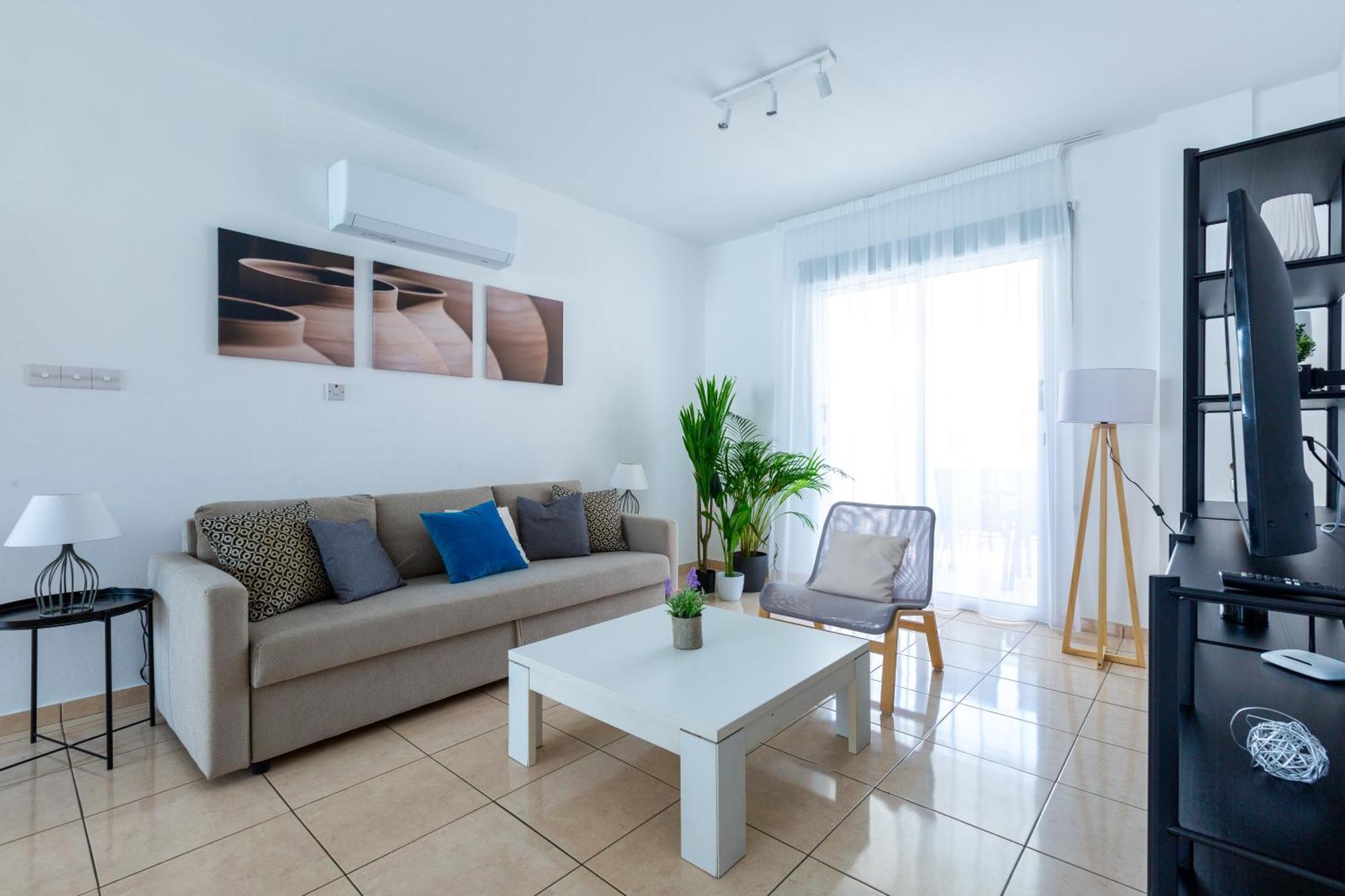 Beautiful 2 Bed Apartment In Paphos Cyprus Exterior photo