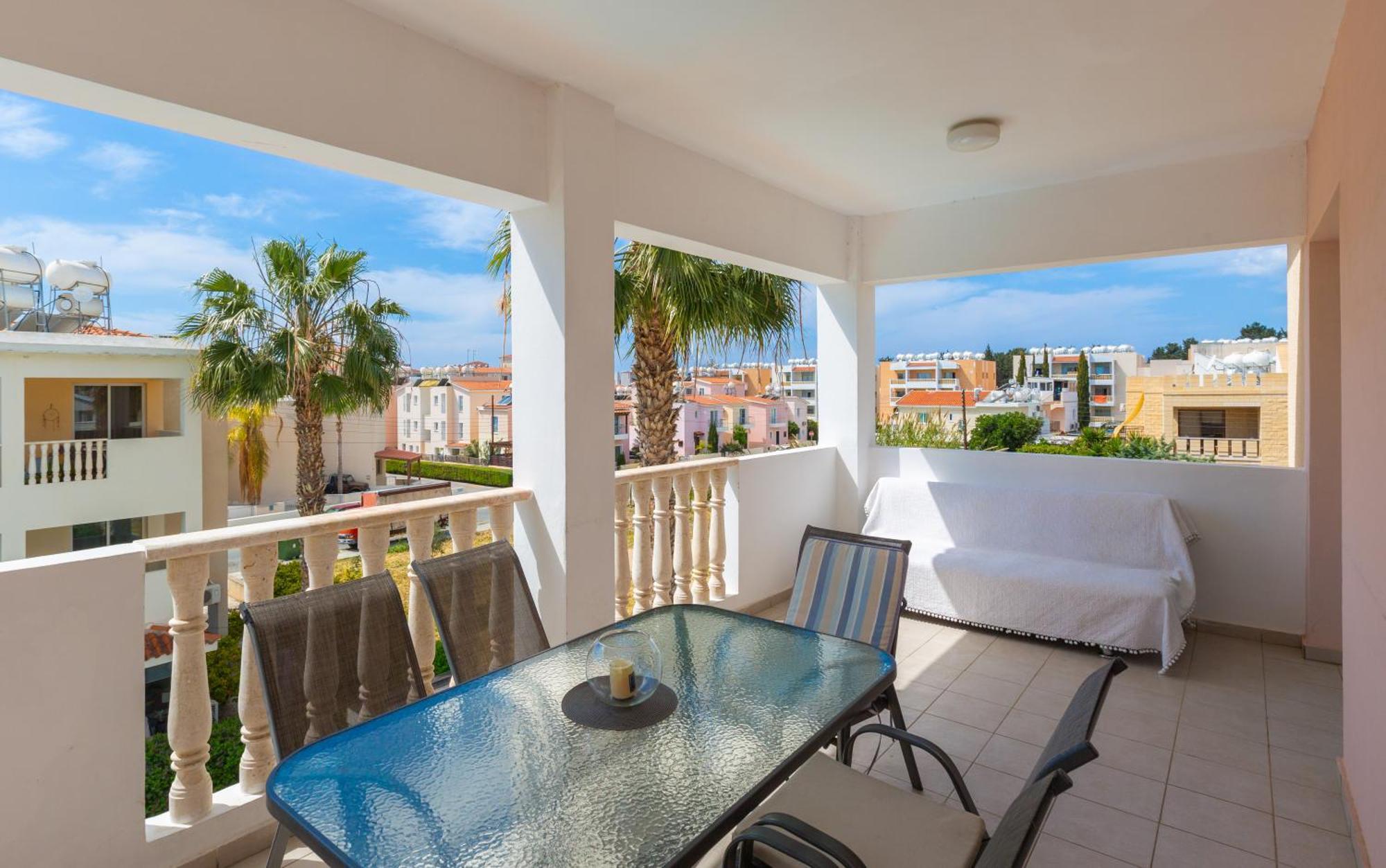 Beautiful 2 Bed Apartment In Paphos Cyprus Exterior photo