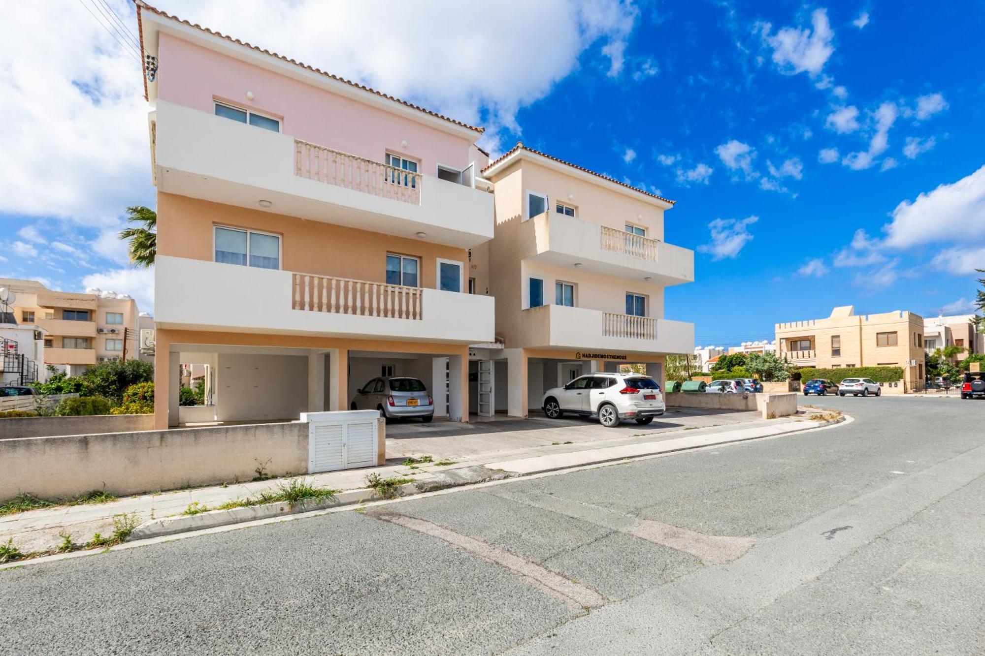 Beautiful 2 Bed Apartment In Paphos Cyprus Exterior photo