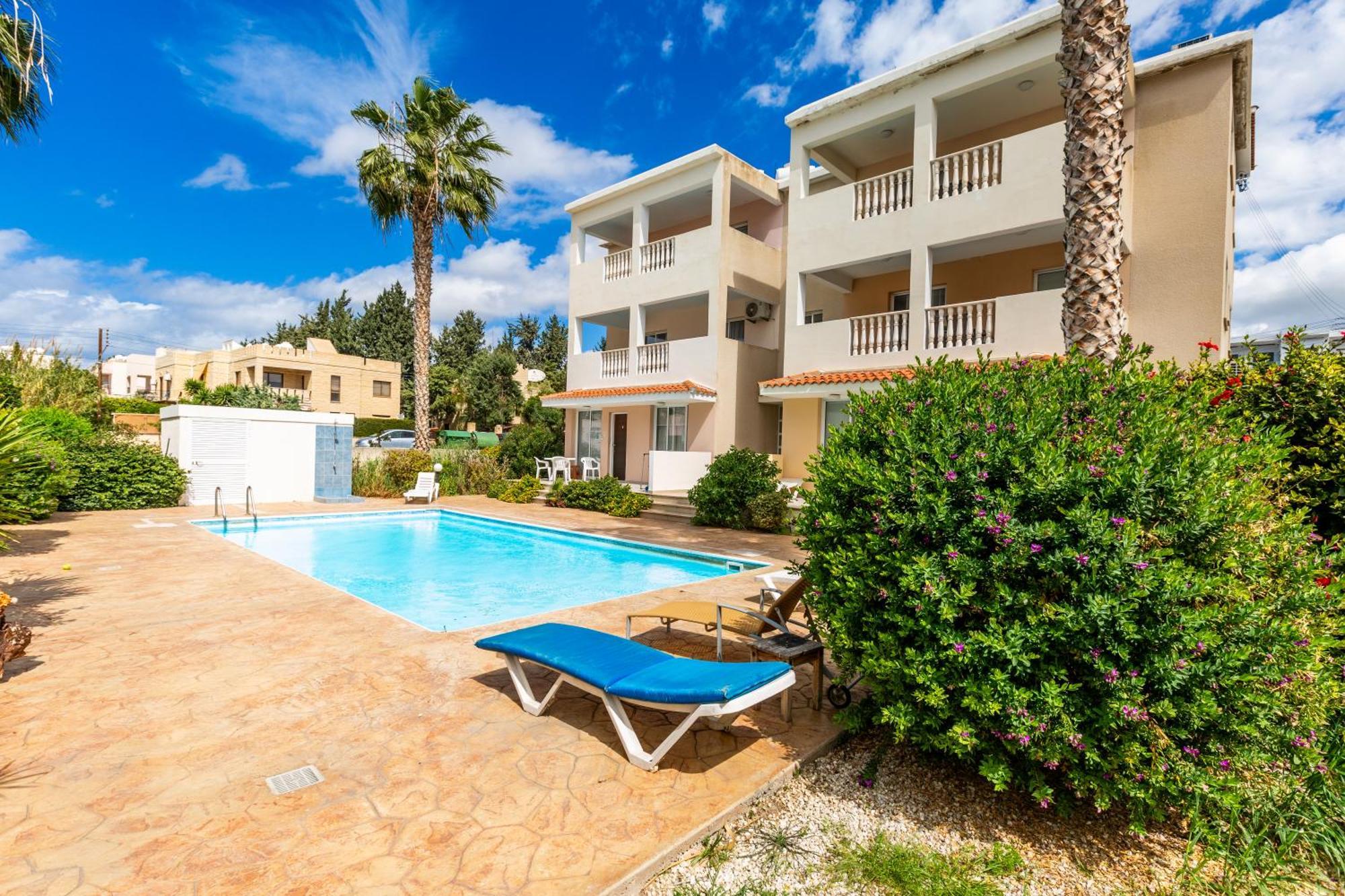 Beautiful 2 Bed Apartment In Paphos Cyprus Exterior photo