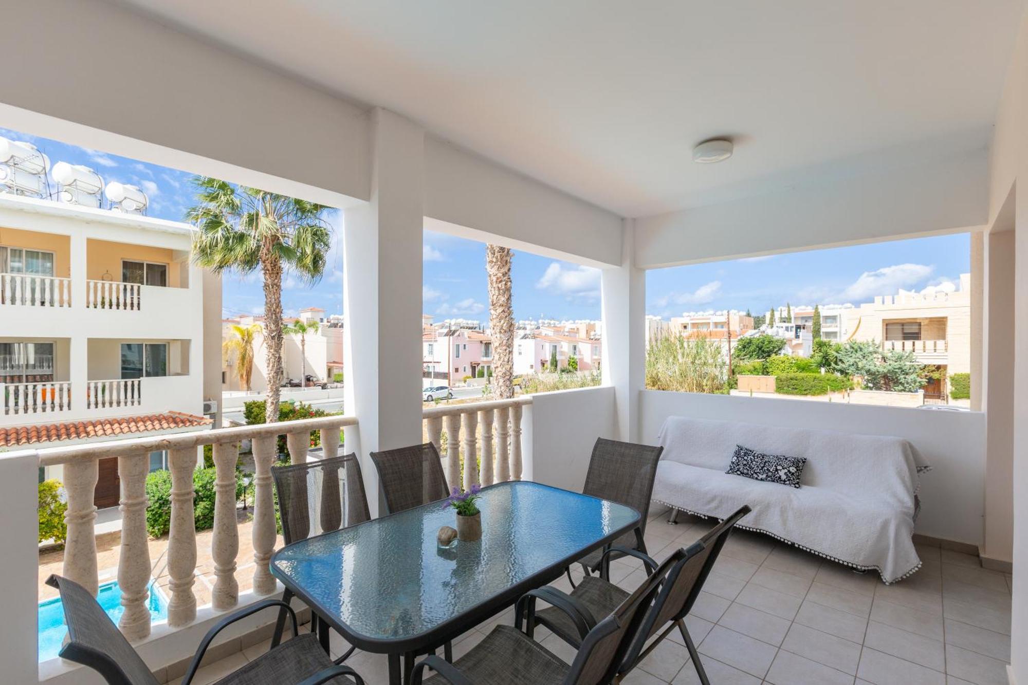 Beautiful 2 Bed Apartment In Paphos Cyprus Exterior photo
