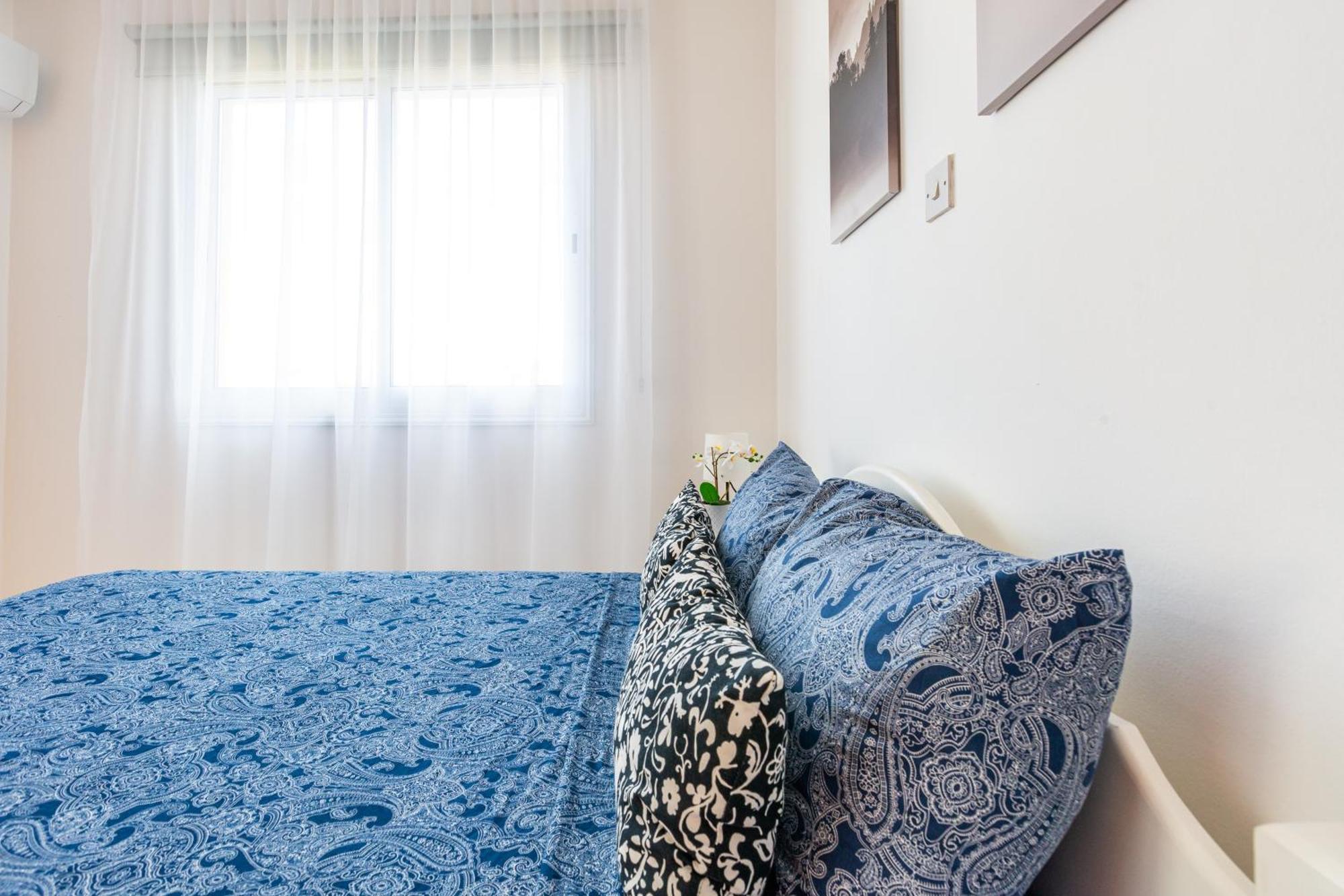 Beautiful 2 Bed Apartment In Paphos Cyprus Exterior photo