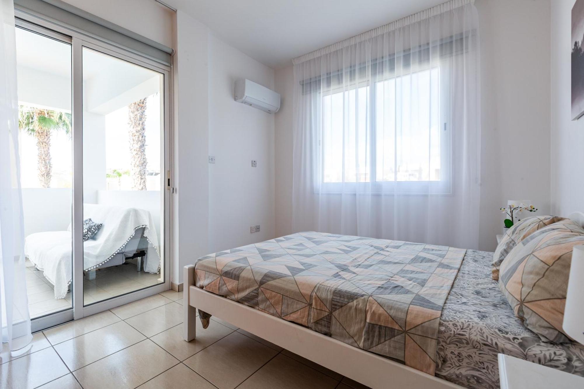 Beautiful 2 Bed Apartment In Paphos Cyprus Exterior photo