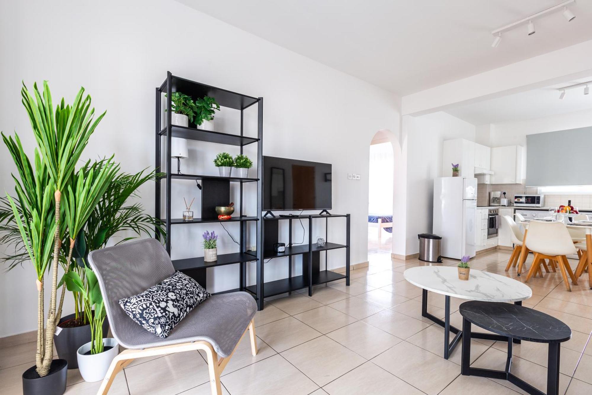 Beautiful 2 Bed Apartment In Paphos Cyprus Exterior photo