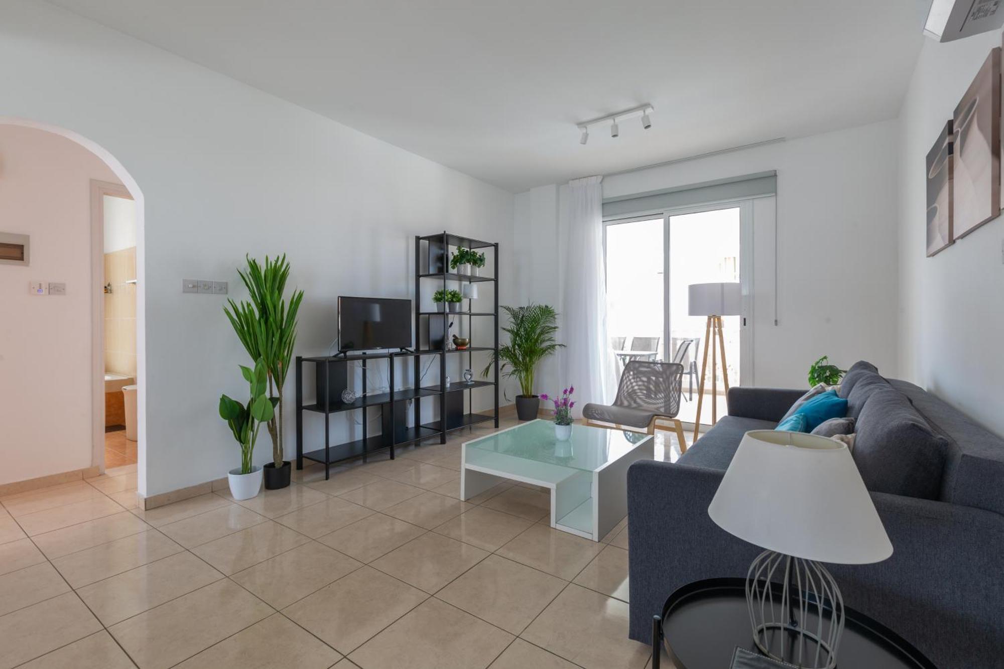 Beautiful 2 Bed Apartment In Paphos Cyprus Exterior photo